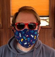 Sonnenbrille und Maske